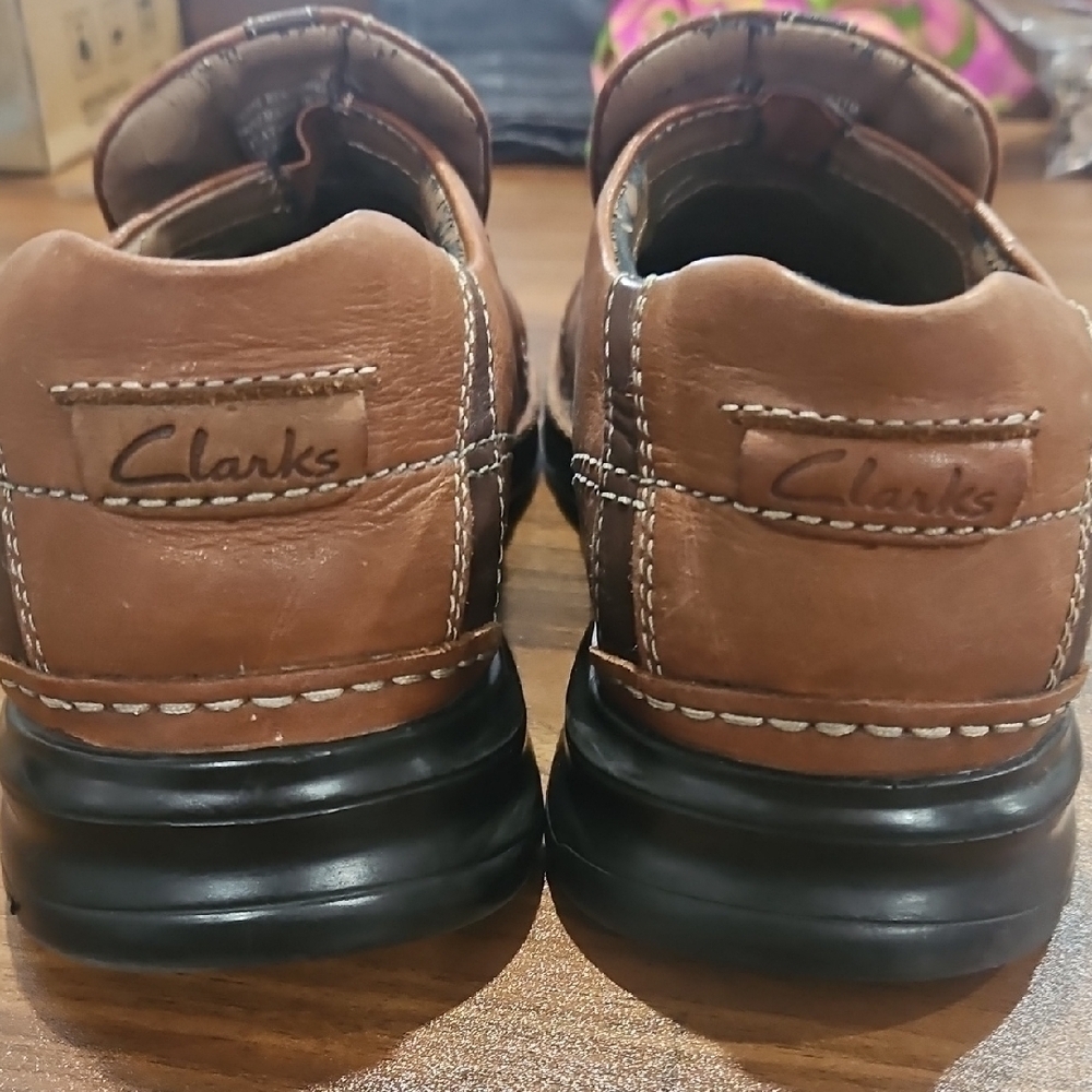 Clarks Men's Brown Leather Slip-On Loafers - Picture 2 of 10